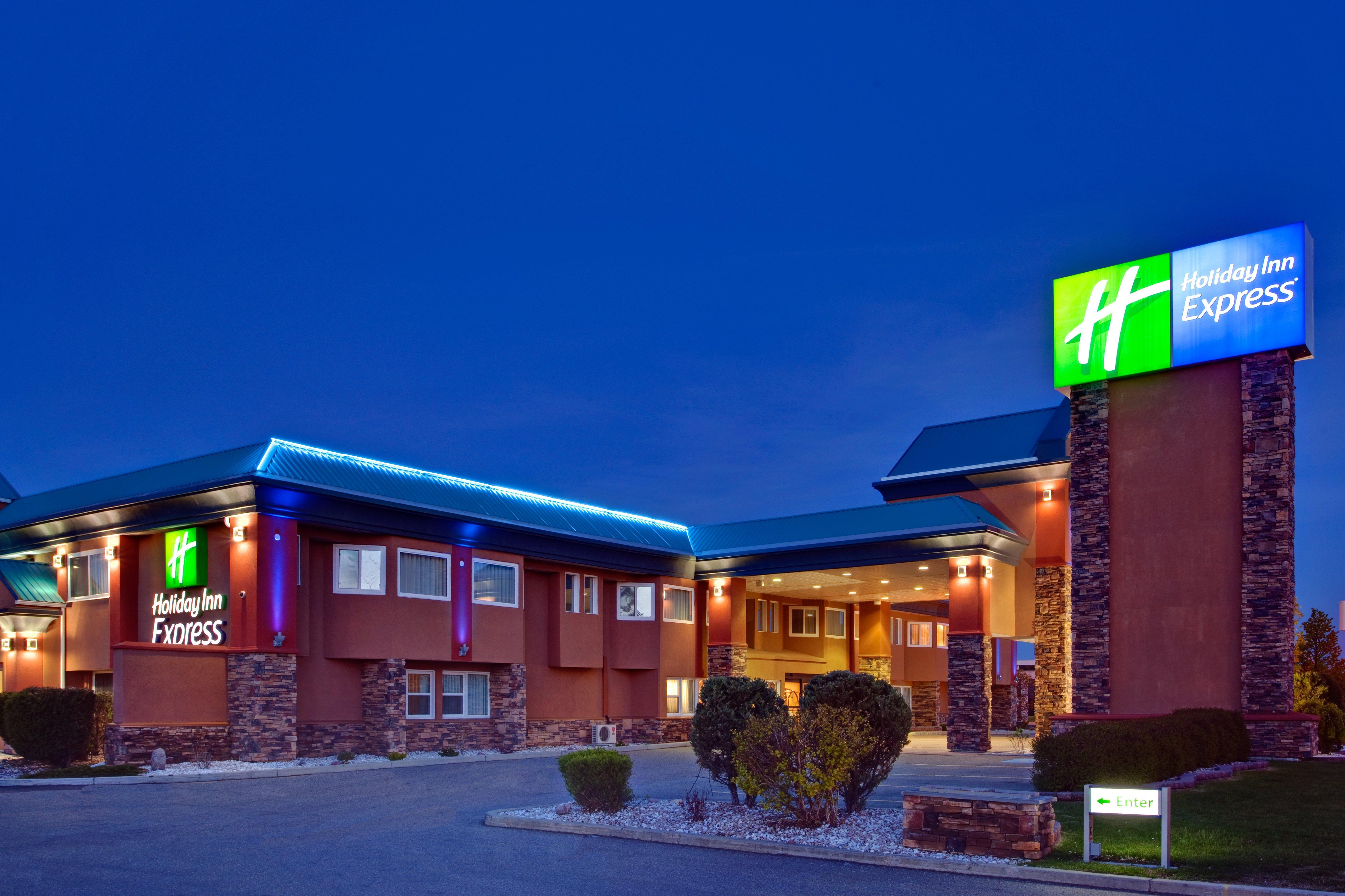 Holiday Inn Express Red Deer, An Ihg Hotel Exterior photo