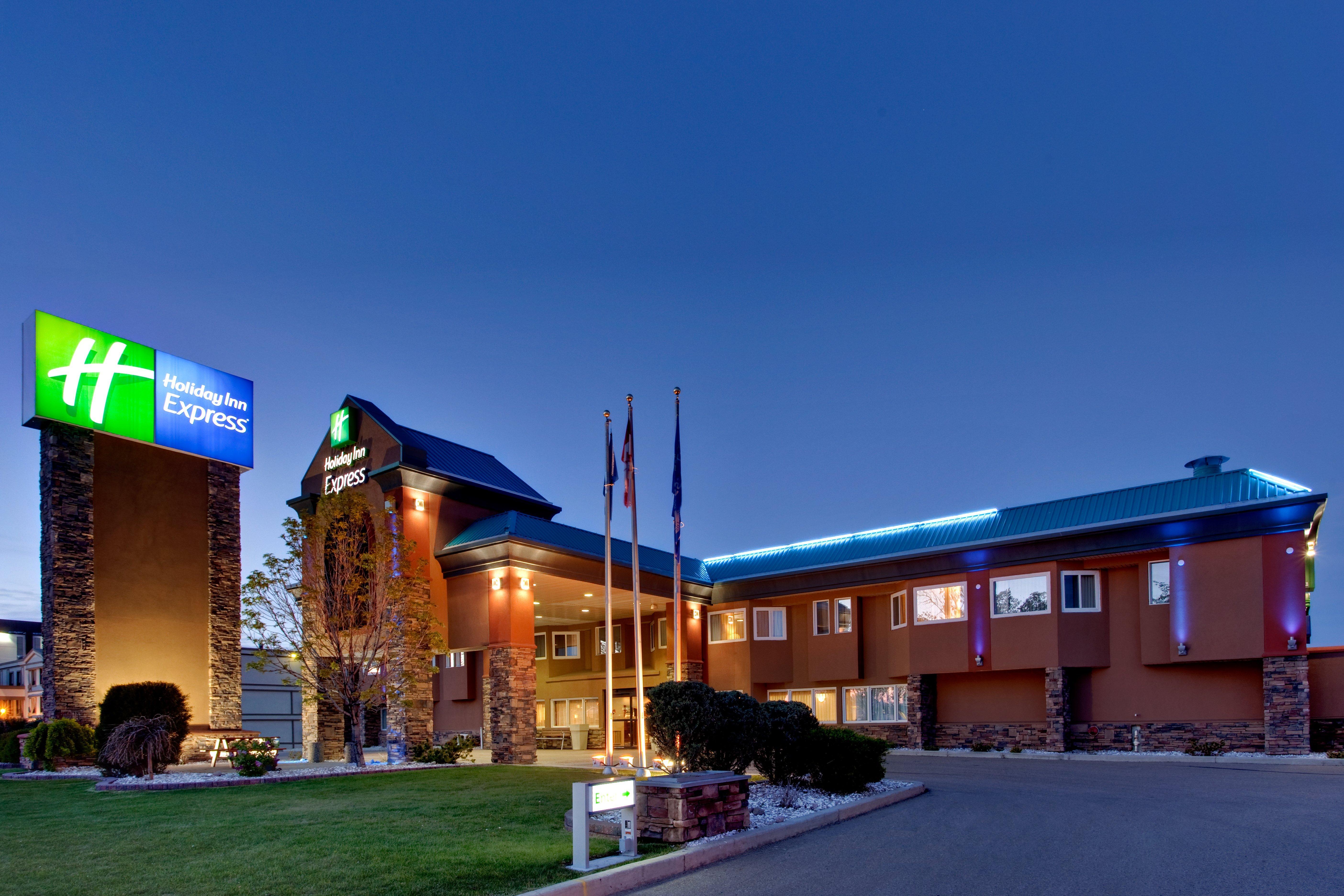 Holiday Inn Express Red Deer, An Ihg Hotel Exterior photo