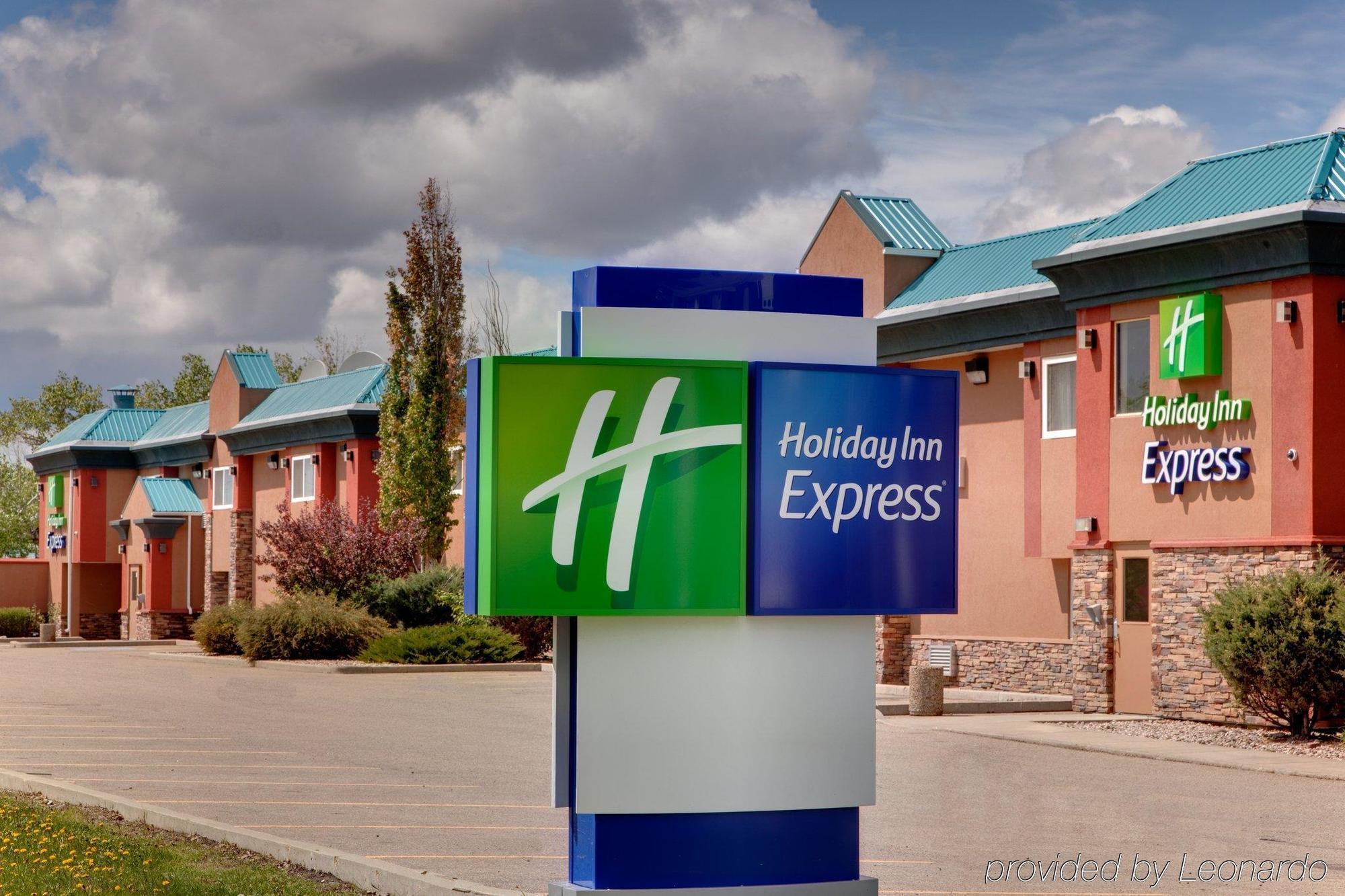 Holiday Inn Express Red Deer, An Ihg Hotel Exterior photo