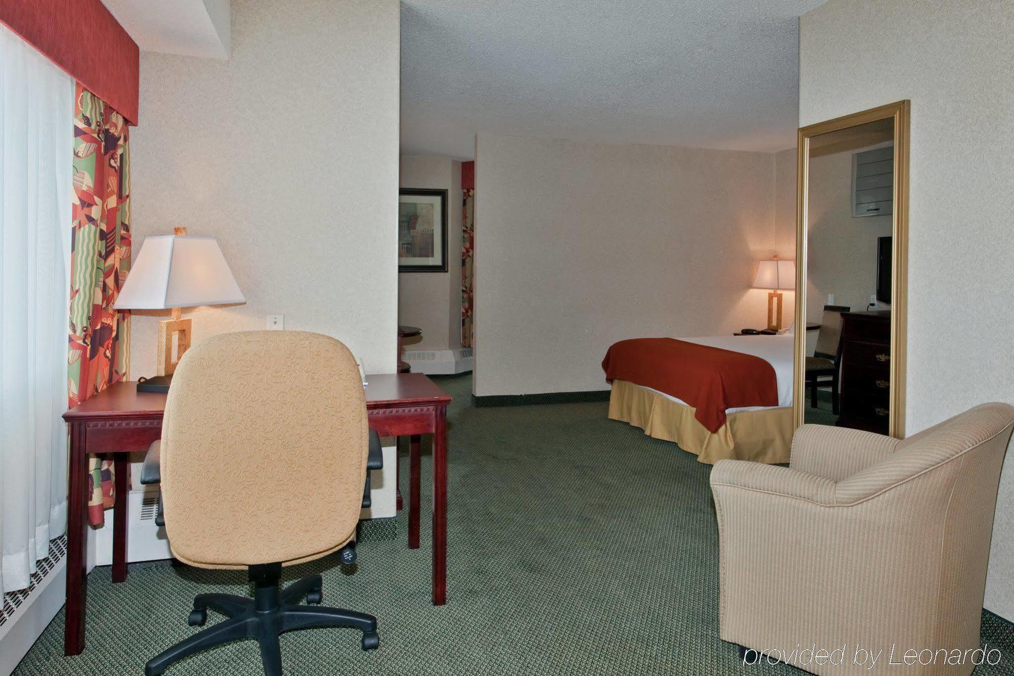 Holiday Inn Express Red Deer, An Ihg Hotel Room photo