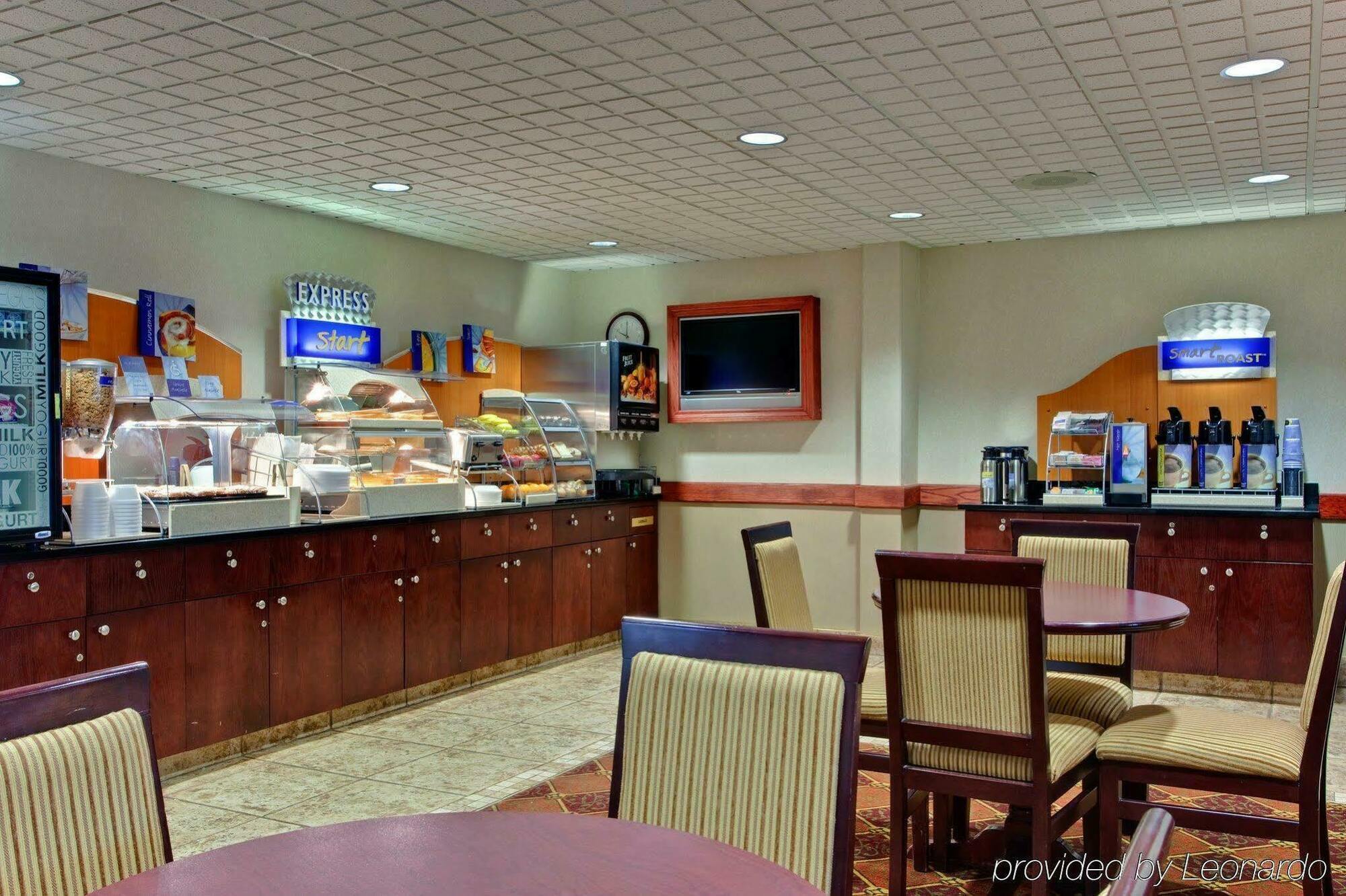 Holiday Inn Express Red Deer, An Ihg Hotel Restaurant photo